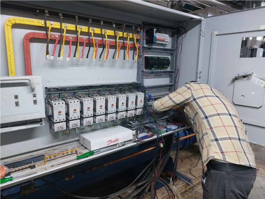 طراحی و بازسازی تابلو برقی چیلر